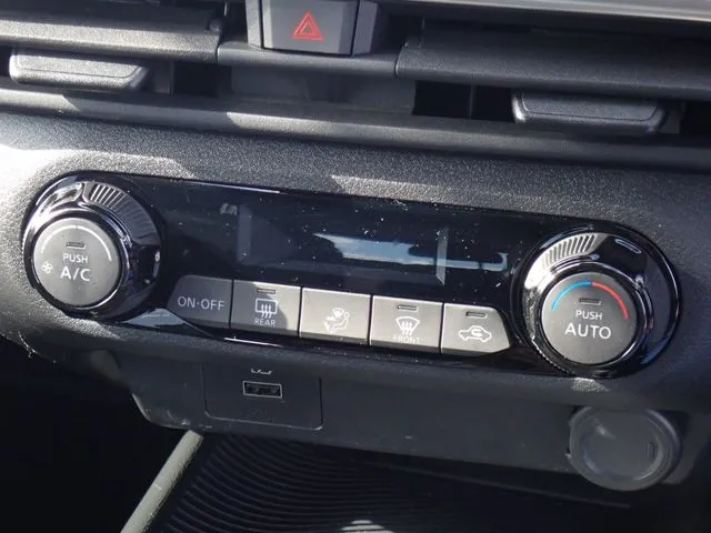 ノート(ニッサン)の車両写真