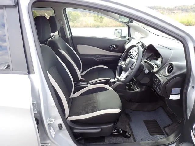 ノート(ニッサン)の車両写真