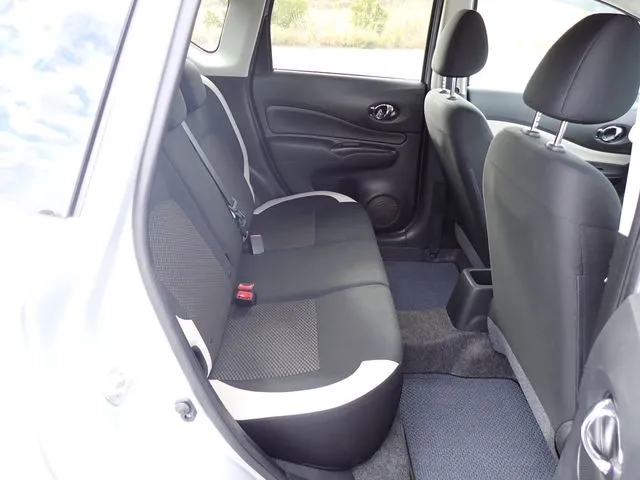 ノート(ニッサン)の車両写真