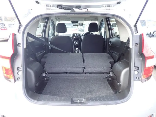 ノート(ニッサン)の車両写真