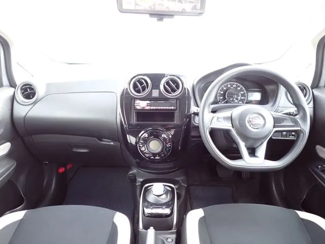 ノート(ニッサン)の車両写真