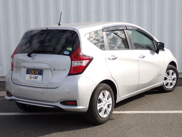 ノート(ニッサン)の車両写真