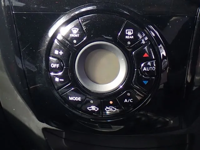 ノート(ニッサン)の車両写真