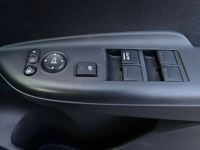 シャトル ハイブリッド(ホンダ)の車両写真