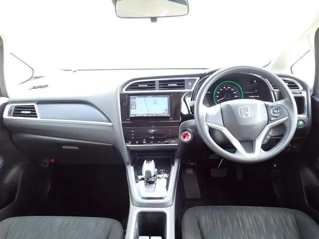 シャトル ハイブリッド(ホンダ)の車両写真