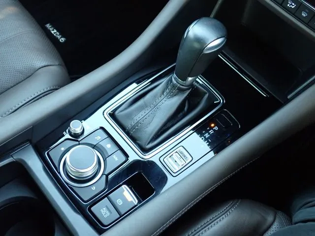 MAZDA6 セダン(マツダ)の車両写真