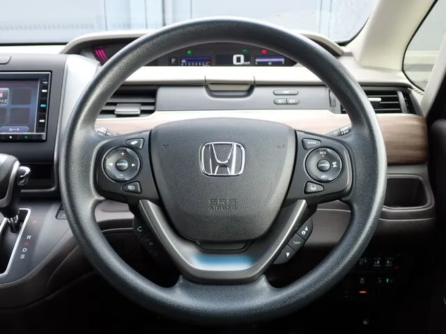 フリード(ホンダ)の車両写真