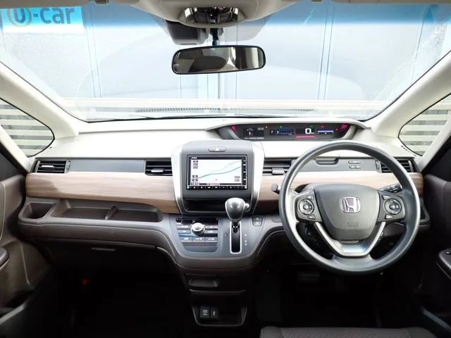 フリード(ホンダ)の車両写真