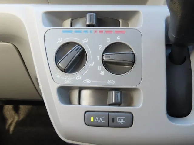 ミラ イース(ダイハツ)の車両写真