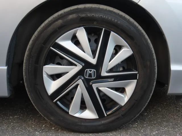 シャトル ハイブリッド(ホンダ)の車両写真