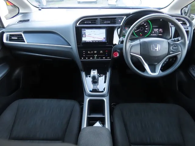 シャトル ハイブリッド(ホンダ)の車両写真