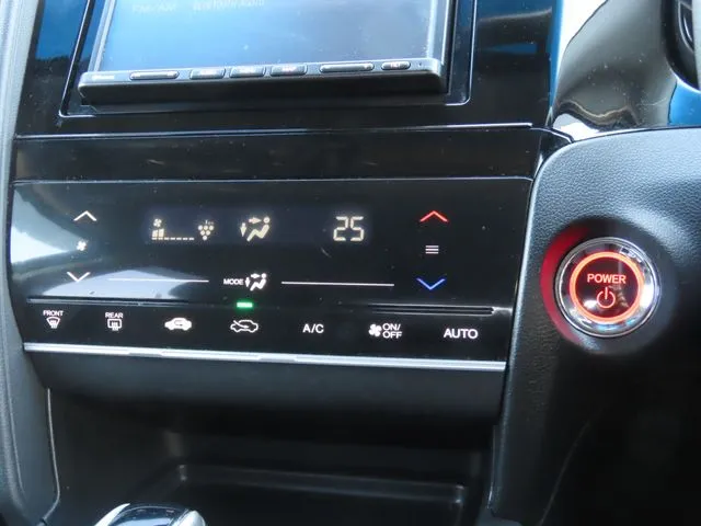 シャトル ハイブリッド(ホンダ)の車両写真