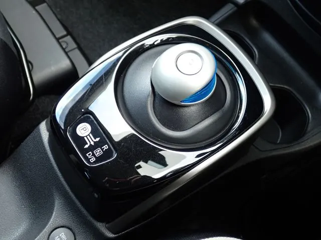 ノート(ニッサン)の車両写真