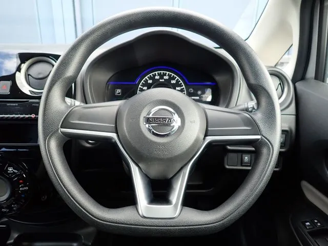 ノート(ニッサン)の車両写真