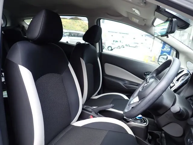 ノート(ニッサン)の車両写真