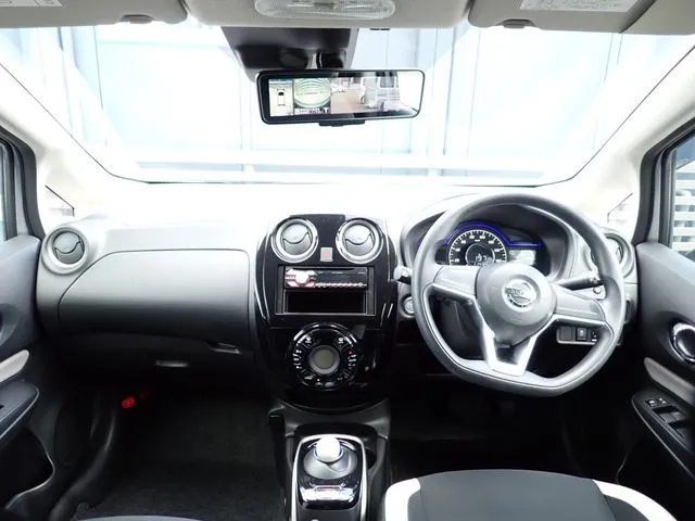 ノート(ニッサン)の車両写真