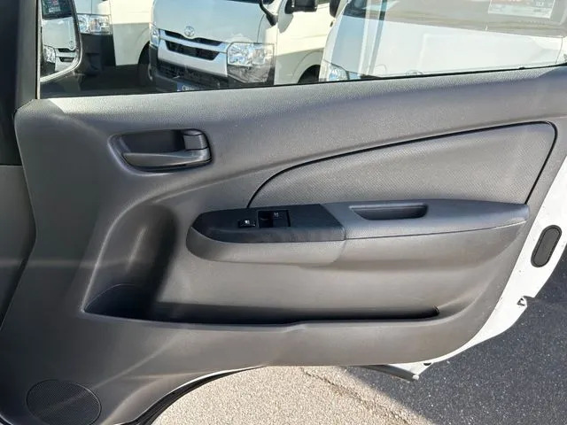 ＮＶ３５０キャラバン　１．２５ｔ（ニッサン）の車両写真