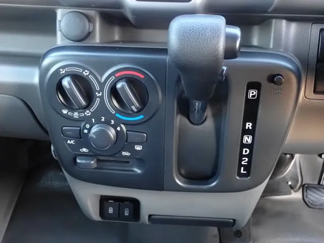 NV100クリッパー(ニッサン)の車両写真