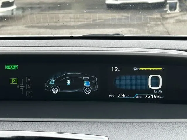 プリウス(トヨタ)の車両写真