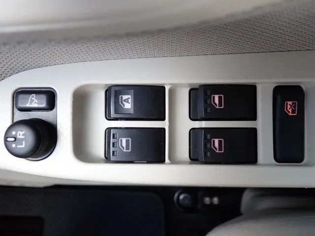 ムーヴ(ダイハツ)の車両写真