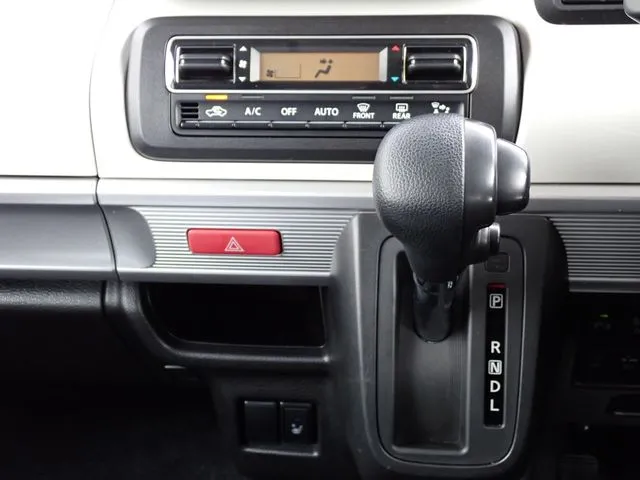 スペーシア(スズキ)の車両写真