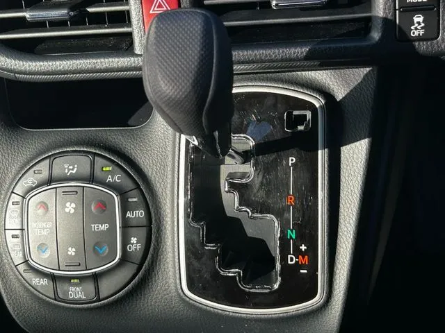 ヴォクシー(トヨタ)の車両写真