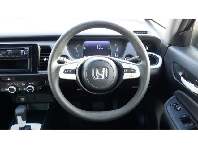 フィット e:HEV(ホンダ)の車両写真