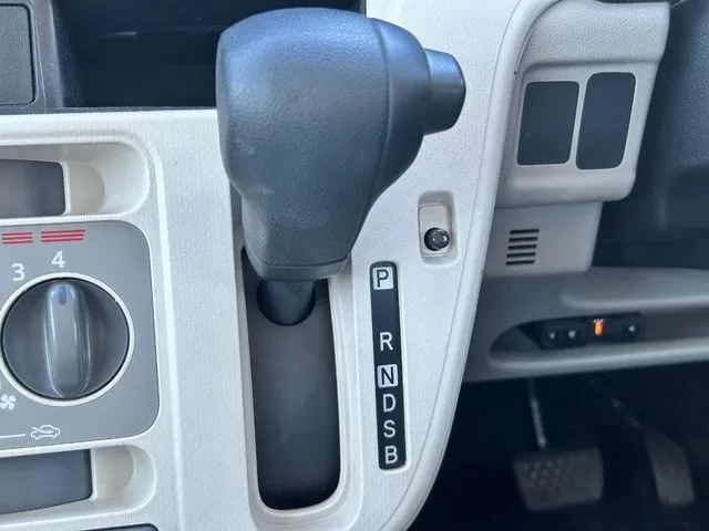 ムーヴ(ダイハツ)の車両写真