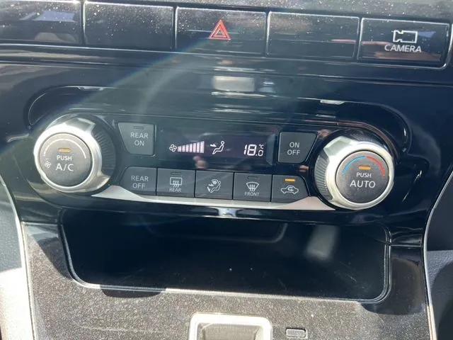 セレナ(ニッサン)の車両写真