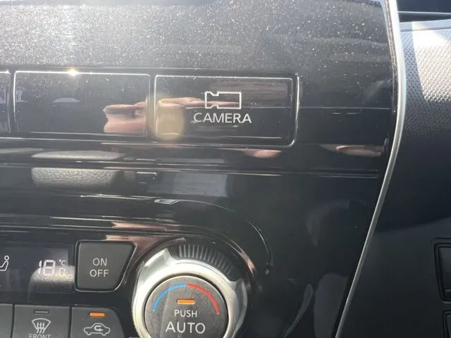 セレナ(ニッサン)の車両写真