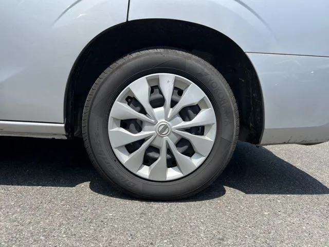 セレナ(ニッサン)の車両写真