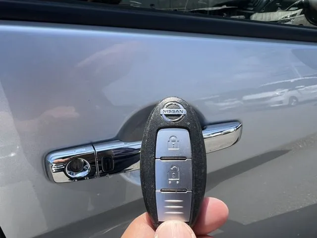 セレナ(ニッサン)の車両写真