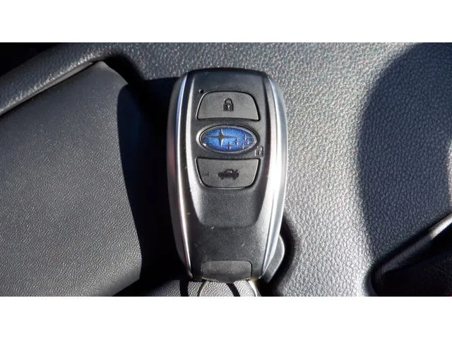 BRZ(スバル)の車両写真