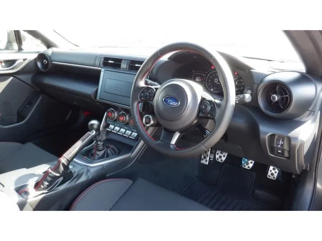 BRZ(スバル)の車両写真