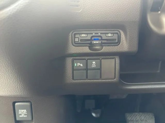 N BOX(ホンダ)の車両写真