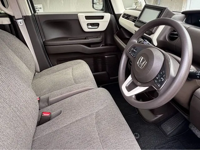 N BOX(ホンダ)の車両写真