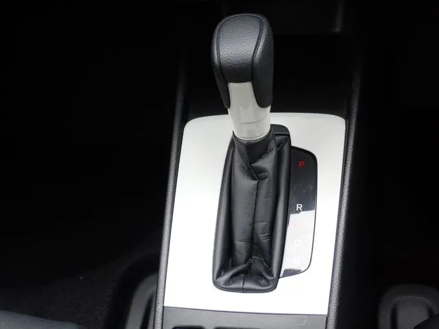 フィット　ｅ：ＨＥＶ（ホンダ）の車両写真