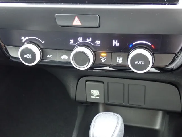 フィット　ｅ：ＨＥＶ（ホンダ）の車両写真