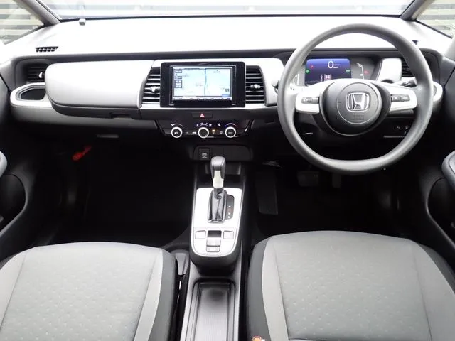 フィット　ｅ：ＨＥＶ（ホンダ）の車両写真