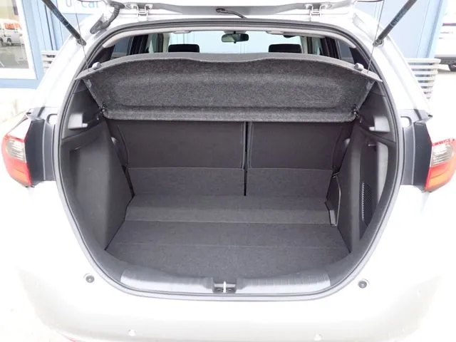 フィット　ｅ：ＨＥＶ（ホンダ）の車両写真