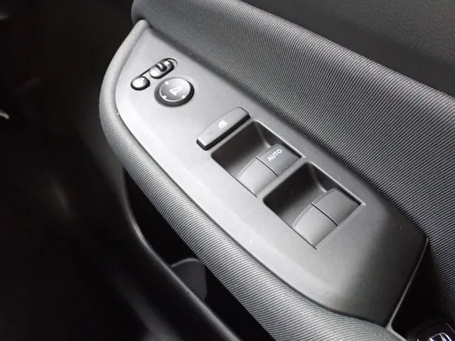 フィット　ｅ：ＨＥＶ（ホンダ）の車両写真