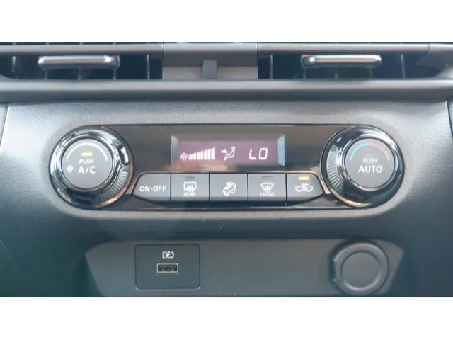 ニッサン　ノート