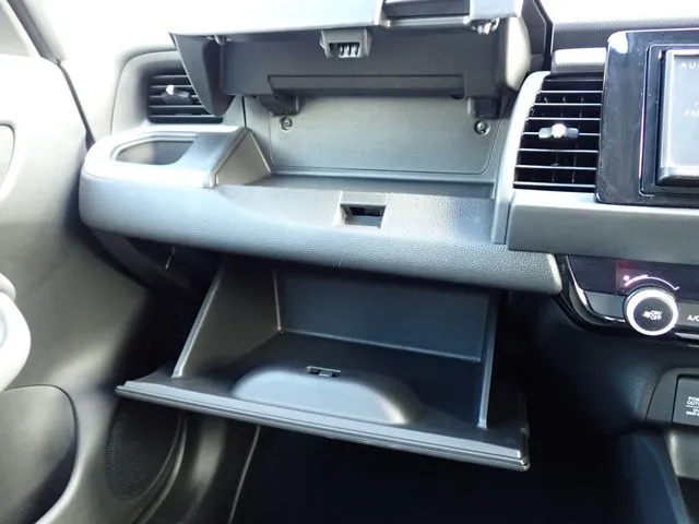 フィット e:HEV(ホンダ)の車両写真