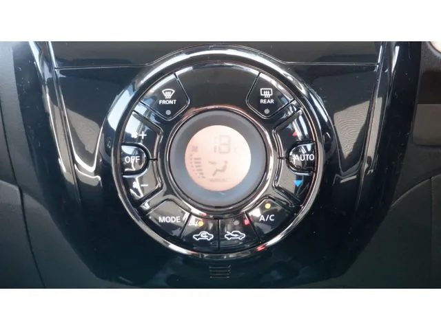 ノート(ニッサン)の車両写真