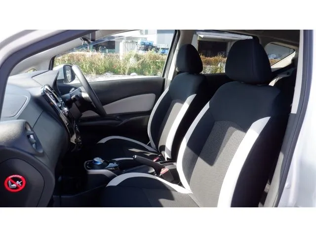 ノート(ニッサン)の車両写真