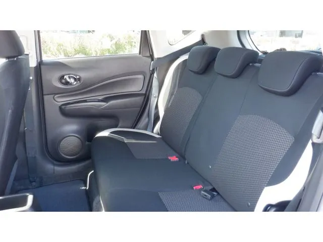 ノート(ニッサン)の車両写真