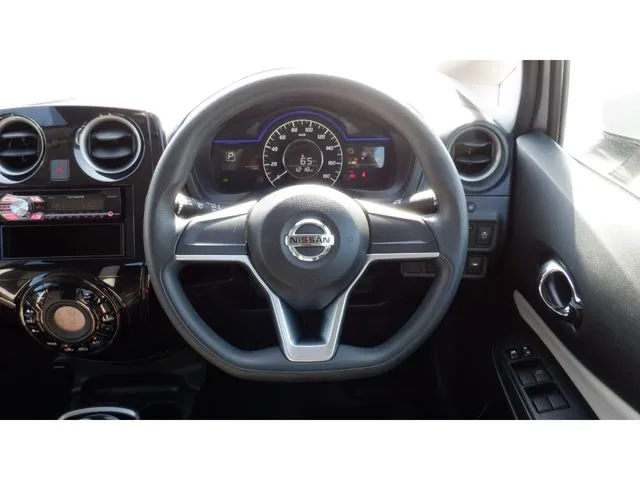 ノート(ニッサン)の車両写真