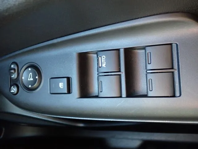 シャトル ハイブリッド(ホンダ)の車両写真