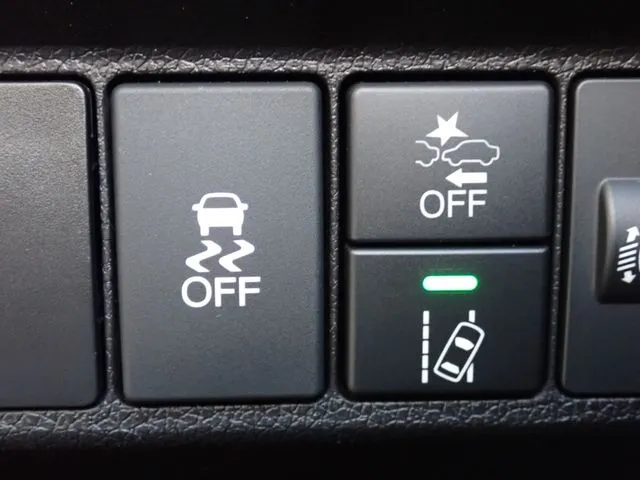 シャトル ハイブリッド(ホンダ)の車両写真