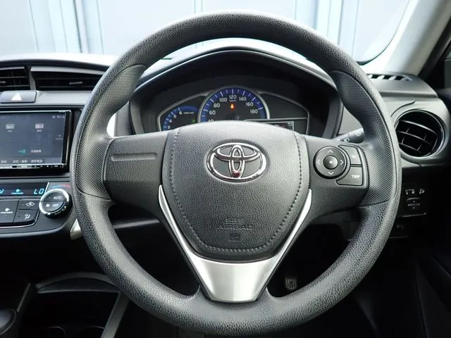 カローラフィールダー ハイブリッド(トヨタ)の車両写真